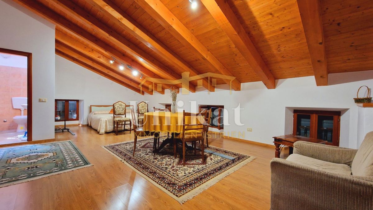 Casa in pietra ristrutturata con vista mare, Poreč